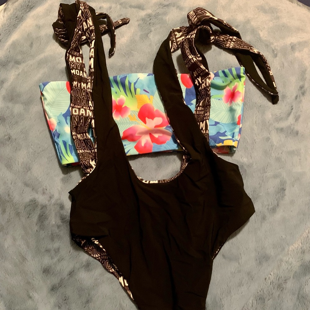 Moana striker one piece XS